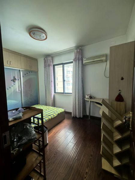 ������85��