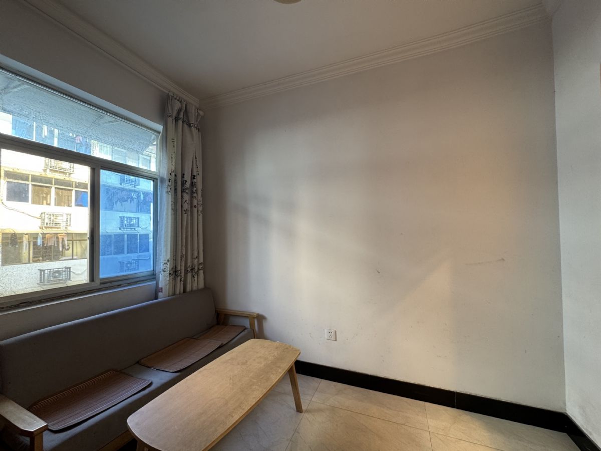 ����С��