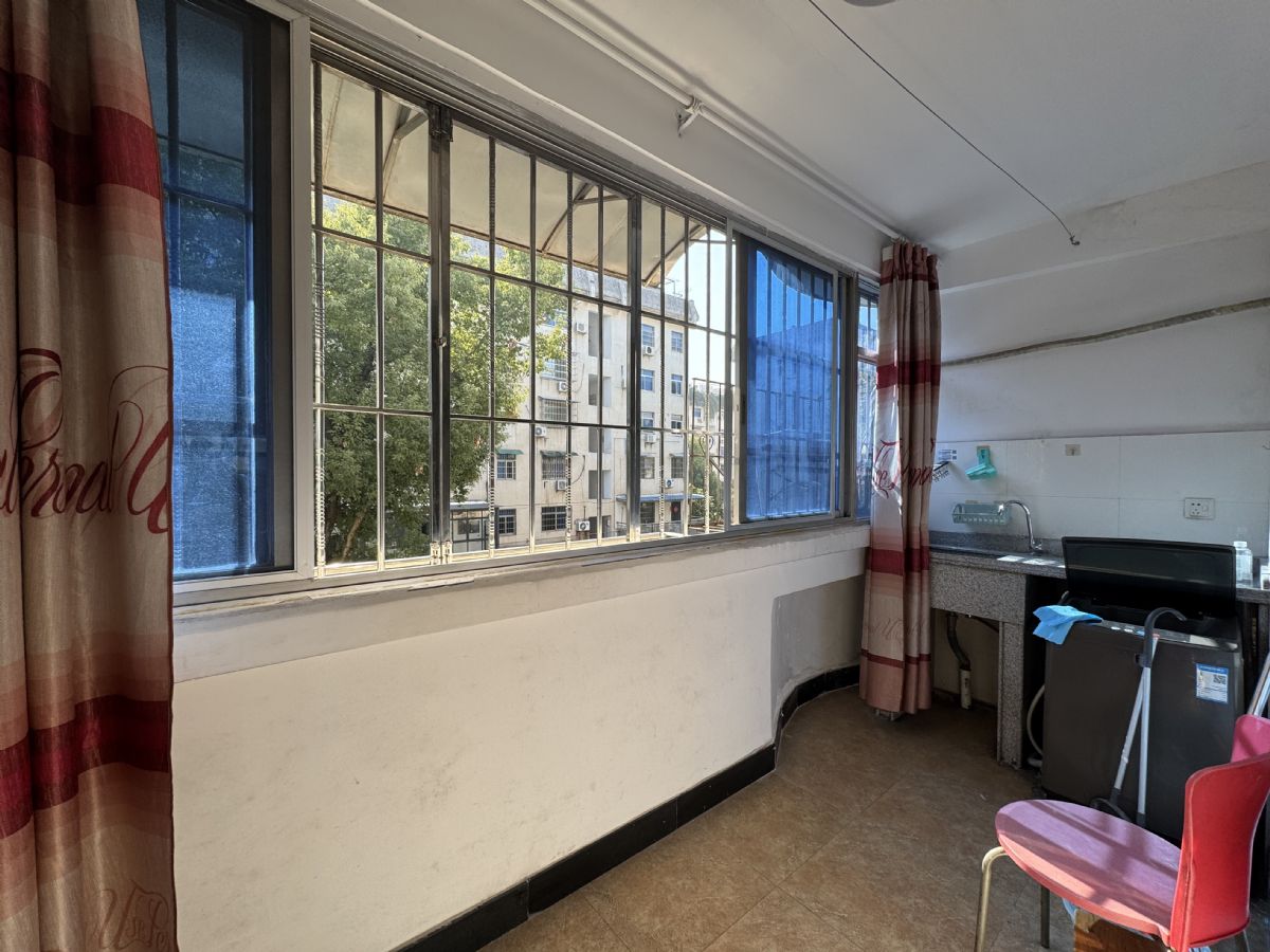 ����С��