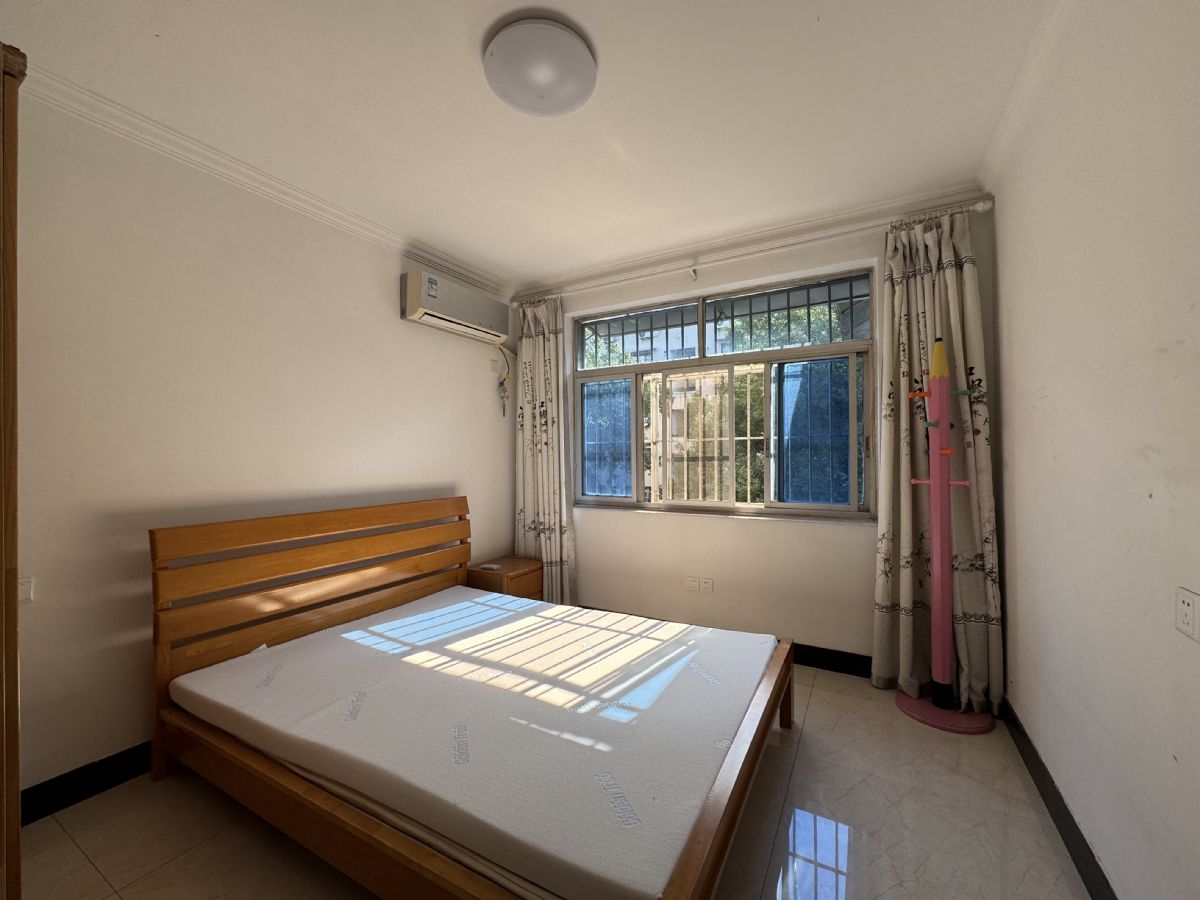 ����С��