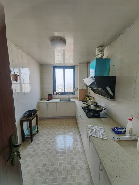 ��ɫ����