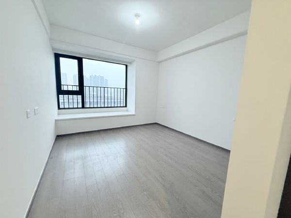 �����Ľ�̨