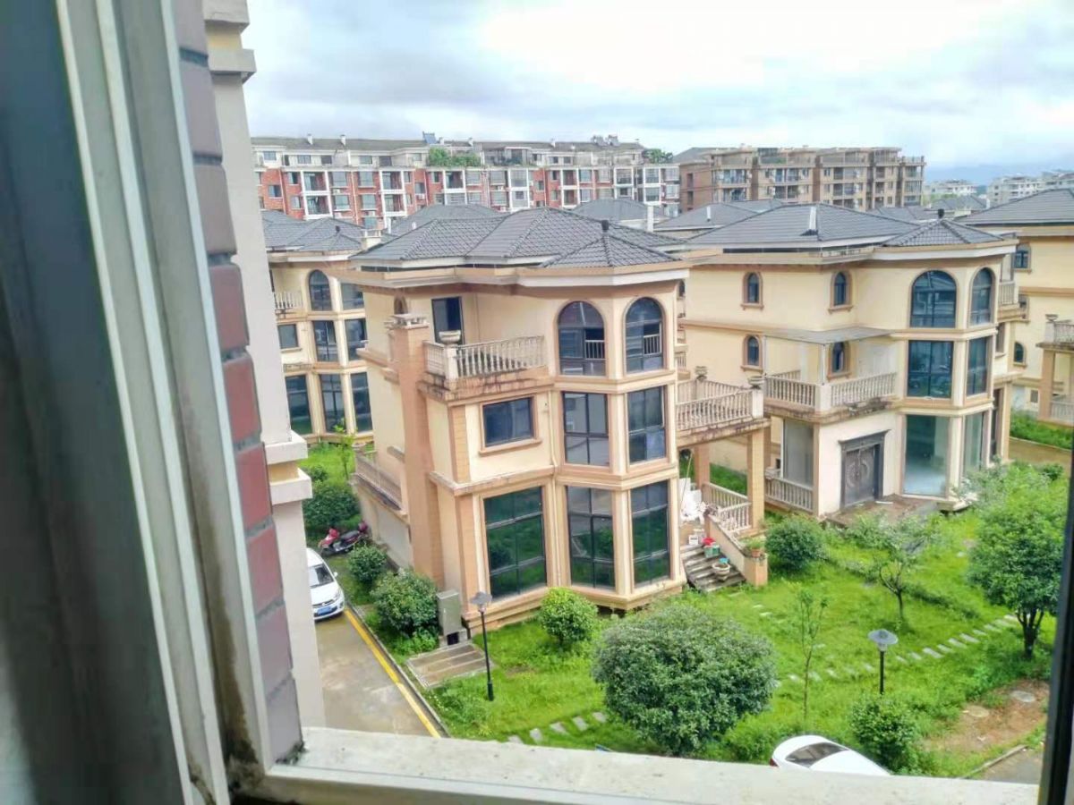 ����С��